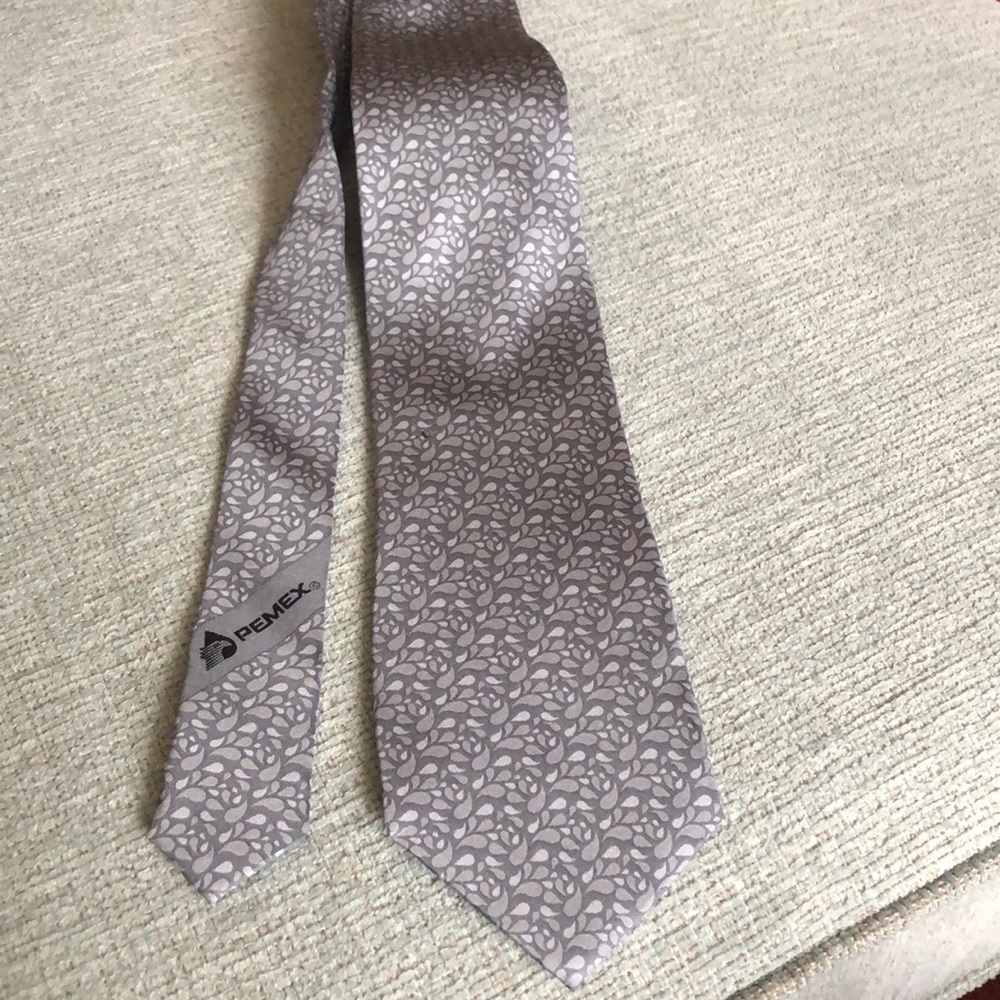 Tie.Pemex 75th anniversary